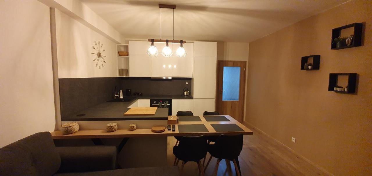 Apartman Nerudovka D 104, Finska Sauna, Garazove Stani Loučná pod Klínovcem Екстериор снимка