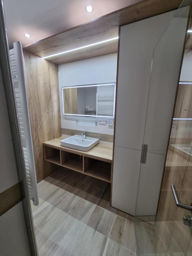 Apartman Nerudovka D 104, Finska Sauna, Garazove Stani Loučná pod Klínovcem Екстериор снимка